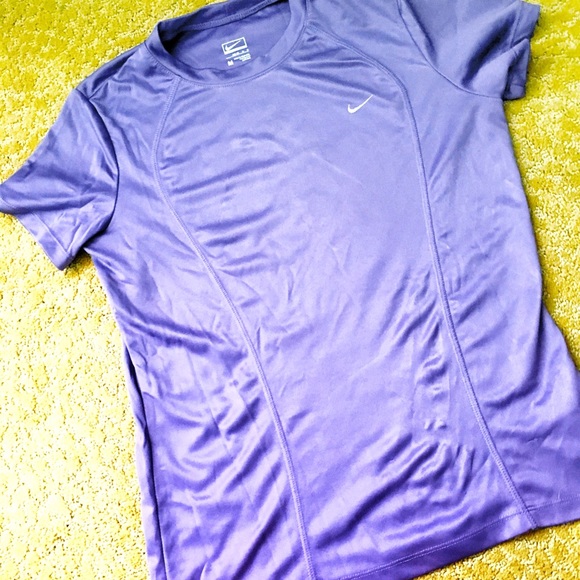 🔥Nike top, like lululemon swiftly tech design! - Picture 2 of 2